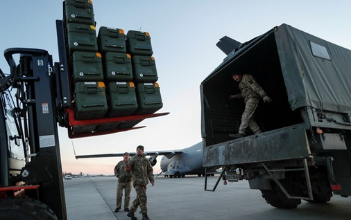 США схвалили продаж Україні понад трьох тисяч авіаційних ракет ERAM, - WSJ 